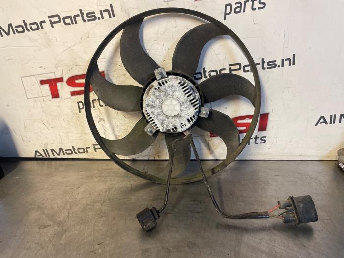 Radiator cooling fan