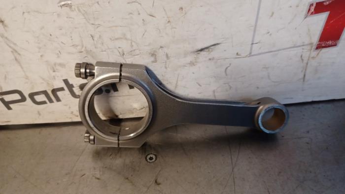 Usagé Bielle BMW 3 serie Touring (E46/3) 328i 24V Prix € 83,00 Règlement à la marge proposé par TSI-Parts / Allmotorparts B.V.