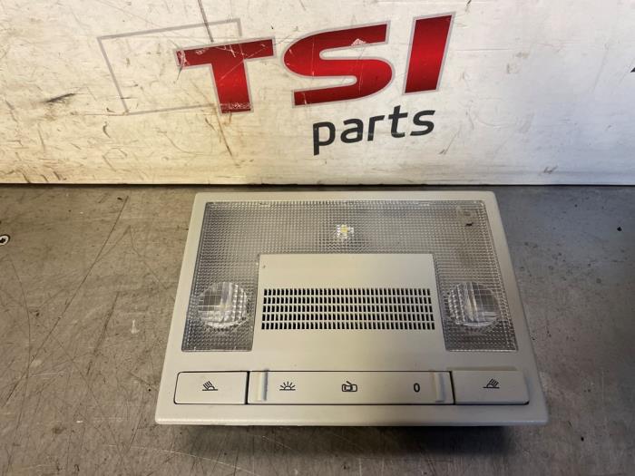 Begagnade Innerbelysning, fram Seat Altea XL (5P5) 1.4 TSI 16V Pris € 21,00 Marginaltabell erbjuds av TSI-Parts / Allmotorparts B.V.