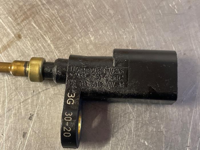 Engine temperature sensor from a Audi A3 Sportback (8YA) 1.5 35 TFSI 16V Mild Hybrid 2020