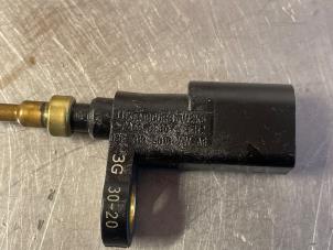 Engine temperature sensor from a Audi A3 Sportback (8YA) 1.5 35 TFSI 16V Mild Hybrid 2020