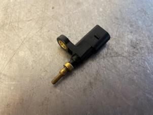 Engine temperature sensor from a Audi A3 Sportback (8YA) 1.5 35 TFSI 16V Mild Hybrid 2020