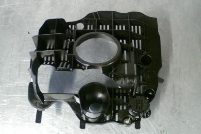 Usagé Couvercle carter Audi Q5 (8RB) 2.0 TFSI 16V Quattro Prix € 12,00 Règlement à la marge proposé par TSI-Parts / Allmotorparts B.V.