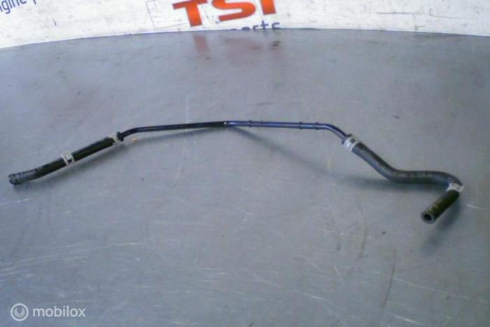 Usagé Conduit de carburant Audi RS 4 Avant (B8) 4.2 V8 32V Prix € 17,00 Règlement à la marge proposé par TSI-Parts / Allmotorparts B.V.
