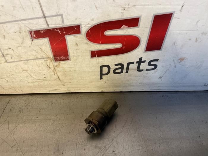 Begagnade Oljetryckssensor Audi A6 (C7) 3.0 TDI V6 24V Quattro Pris € 49,50 Marginaltabell erbjuds av TSI-Parts / Allmotorparts B.V.