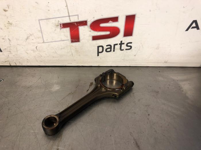 Begagnade Vevstake Volkswagen Golf VI (5K1) 1.2 TSI Pris € 50,00 Marginaltabell erbjuds av TSI-Parts / Allmotorparts B.V.