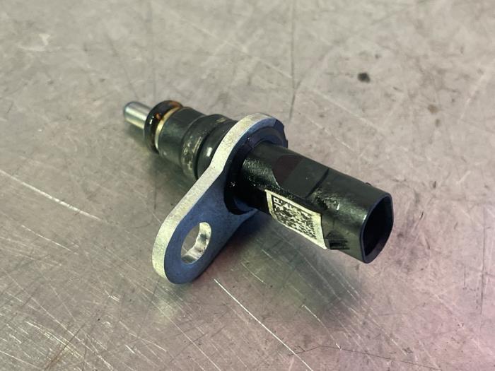 Engine temperature sensor from a Audi SQ5 (8RB) 3.0 TDI V6 24V 2015