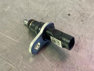 Engine temperature sensor from a Audi SQ5 (8RB) 3.0 TDI V6 24V 2015