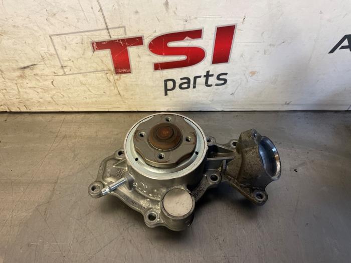 Begagnade Vattenpump Volkswagen Touareg 3.0 V6 24V TSI R Pris € 49,50 Marginaltabell erbjuds av TSI-Parts / Allmotorparts B.V.