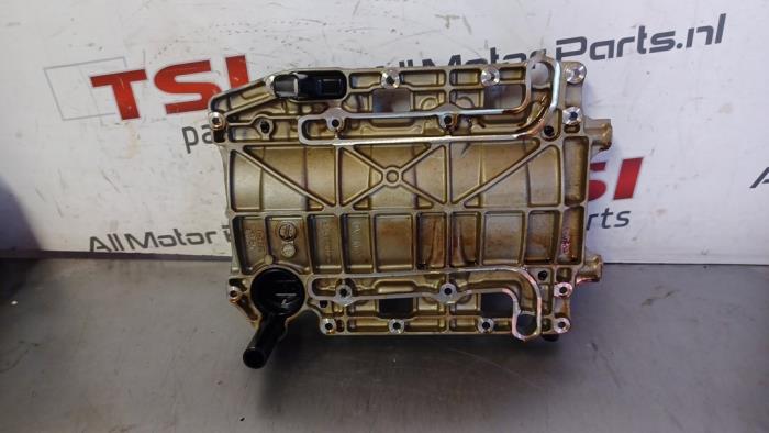 Usagé Couvercle carter Volkswagen Touareg 3.0 V6 24V TSI R Prix € 41,00 Règlement à la marge proposé par TSI-Parts / Allmotorparts B.V.