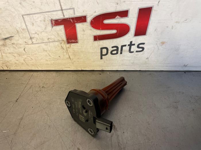 Begagnade Oljenivåsensor Volkswagen Golf VII (AUA) 1.5 TSI Evo BMT 16V Pris € 37,00 Marginaltabell erbjuds av TSI-Parts / Allmotorparts B.V.