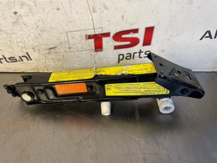 Używane Dzwignik Audi A6 Avant (C7) 3.0 TDI V6 24V Quattro Cena € 12,00 Procedura marży oferowane przez TSI-Parts / Allmotorparts B.V.