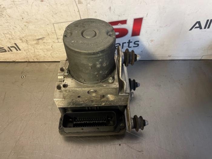 Begagnade ABS-pump Audi A6 Avant (C7) 3.0 TDI V6 24V Quattro Pris € 227,00 Marginaltabell erbjuds av TSI-Parts / Allmotorparts B.V.