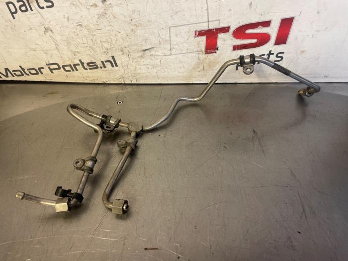 Używane Przewód paliwowy Audi S4 (B8) S4 3.0 TFSI V6 24V Cena € 17,00 Procedura marży oferowane przez TSI-Parts / Allmotorparts B.V.