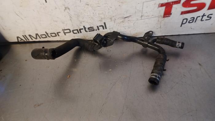 Begagnade Vattenrör Volkswagen Touran (1T1/T2) 1.4 16V TSI 140 Pris € 17,00 Marginaltabell erbjuds av TSI-Parts / Allmotorparts B.V.