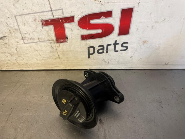 Begagnade Oljepåfyllningsrör Audi RS 3 Sportback (8VA/8VF) 2.5 TFSI 20V Quattro Pris € 12,00 Marginaltabell erbjuds av TSI-Parts / Allmotorparts B.V.