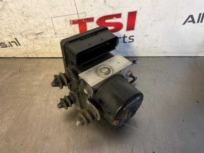Używane Pompa ABS Volkswagen Touran (1T1/T2) 1.4 16V TSI 140 Cena € 17,00 Procedura marży oferowane przez TSI-Parts / Allmotorparts B.V.