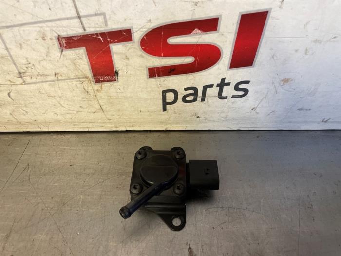 Begagnade Bränsletryckssensor BMW X1 (E84) xDrive 20d 2.0 16V Pris € 17,00 Marginaltabell erbjuds av TSI-Parts / Allmotorparts B.V.