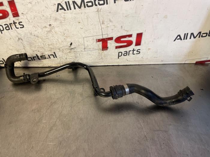 Begagnade Vattenrör Audi A4 Avant (B9) 2.0 TFSI 16V Pris € 25,00 Marginaltabell erbjuds av TSI-Parts / Allmotorparts B.V.