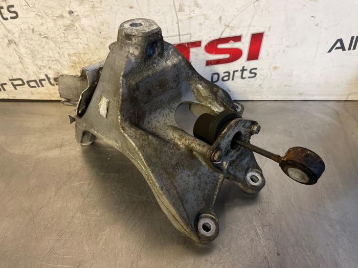 Used Engine mount Audi A4 Avant (B9) 2.0 TFSI 16V Price € 17,00 Margin scheme offered by TSI-Parts / Allmotorparts B.V.