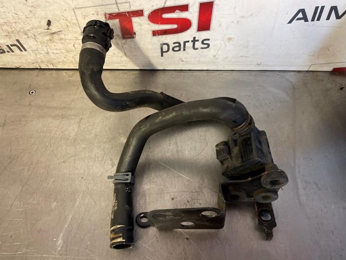 Begagnade Extra vattenpump Audi A4 Avant (B9) 2.0 TFSI 16V Pris € 12,00 Marginaltabell erbjuds av TSI-Parts / Allmotorparts B.V.