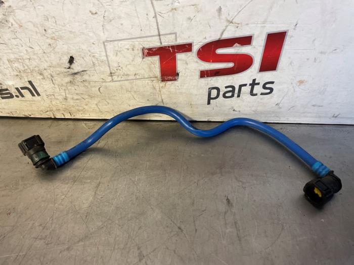 Używane Przewód paliwowy Audi A4 Avant (B9) 2.0 TFSI 16V Cena € 8,00 Procedura marży oferowane przez TSI-Parts / Allmotorparts B.V.
