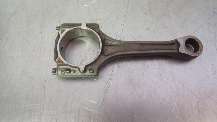 Usados Biela Volkswagen Golf V (1K1) 2.0 GTI 16V Precio € 33,00 Norma de margen ofrecido por TSI-Parts / Allmotorparts B.V.