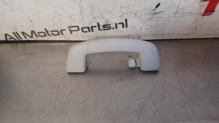 Gebrauchte Handgriff Volkswagen Golf Sportsvan (AUVS) 1.5 TSI Evo BlueMotion 16V Preis € 20,57 Mit Mehrwertsteuer angeboten von TSI-Parts / Allmotorparts B.V.