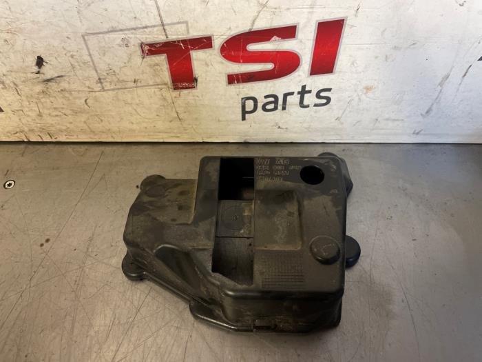 Usagé Ventilation carter Volkswagen Golf VII (AUA) 1.4 TSI 16V Prix € 9,50 Règlement à la marge proposé par TSI-Parts / Allmotorparts B.V.