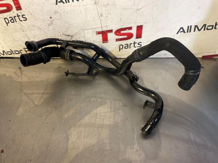 Begagnade Vattenrör Audi RS 3 Sportback (8YA) 2.5 TFSI 20V Quattro Pris € 150,00 Marginaltabell erbjuds av TSI-Parts / Allmotorparts B.V.