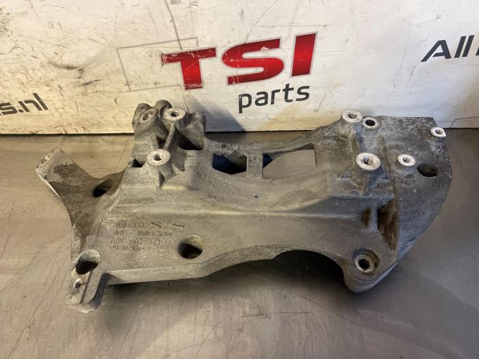 Usagé Support dynamo bas Audi RS 3 Sportback (8YA) 2.5 TFSI 20V Quattro Prix € 92,50 Règlement à la marge proposé par TSI-Parts / Allmotorparts B.V.