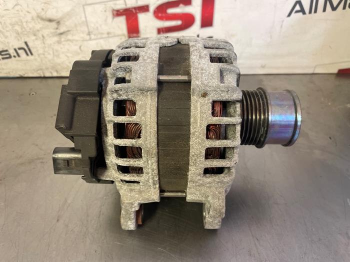 Dynamo van een Skoda Fabia III (NJ3) 1.2 TSI 16V 2016