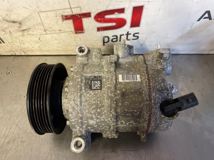 Usagé Compresseur de clim Skoda Fabia III (NJ3) 1.2 TSI 16V Prix € 49,50 Règlement à la marge proposé par TSI-Parts / Allmotorparts B.V.