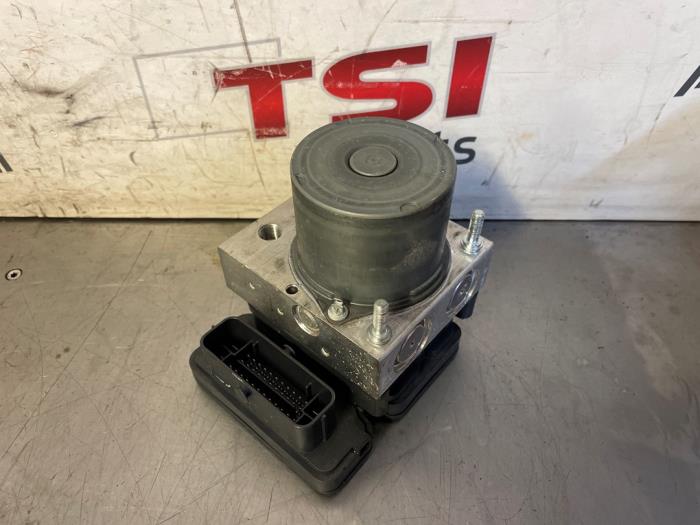 Usagé Pompe ABS Skoda Fabia III (NJ3) 1.2 TSI 16V Prix € 19,50 Règlement à la marge proposé par TSI-Parts / Allmotorparts B.V.
