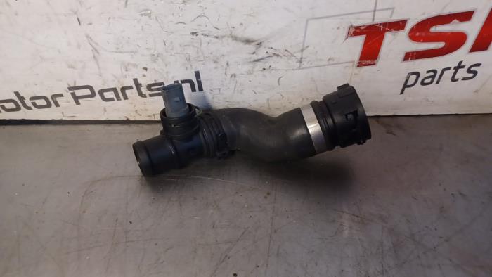 Begagnade Vattenrör Volkswagen Tiguan (5N1/2) 2.0 TSI 16V 4Motion Pris € 20,00 Marginaltabell erbjuds av TSI-Parts / Allmotorparts B.V.
