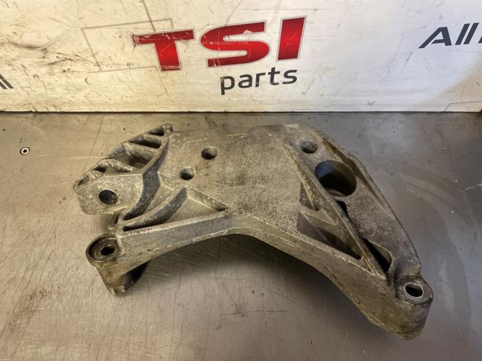 Usagé Support moteur Volkswagen Tiguan (5N1/2) 2.0 TSI 16V 4Motion Prix € 9,50 Règlement à la marge proposé par TSI-Parts / Allmotorparts B.V.