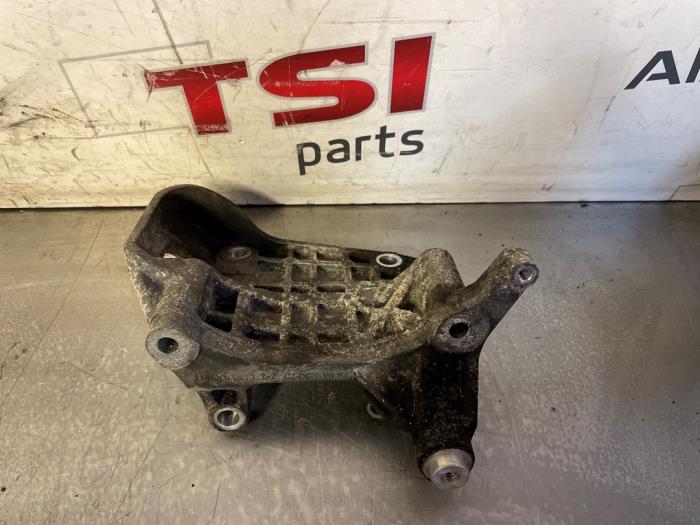 Usagé Support dynamo haut Audi A6 Avant (C7) 3.0 TDI V6 24V Quattro Prix € 15,00 Règlement à la marge proposé par TSI-Parts / Allmotorparts B.V.