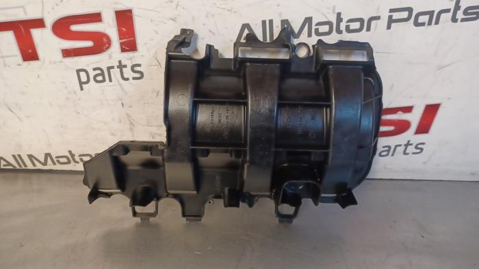 Usagé Couvercle carter Volkswagen Golf VII (AUA) 1.6 TDI 16V Prix € 15,00 Règlement à la marge proposé par TSI-Parts / Allmotorparts B.V.