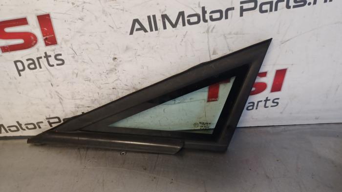 Usados Ventanilla triangular izquierda delante Seat Leon (1P1) 2.0 TFSI FR 16V Precio € 25,00 Norma de margen ofrecido por TSI-Parts / Allmotorparts B.V.