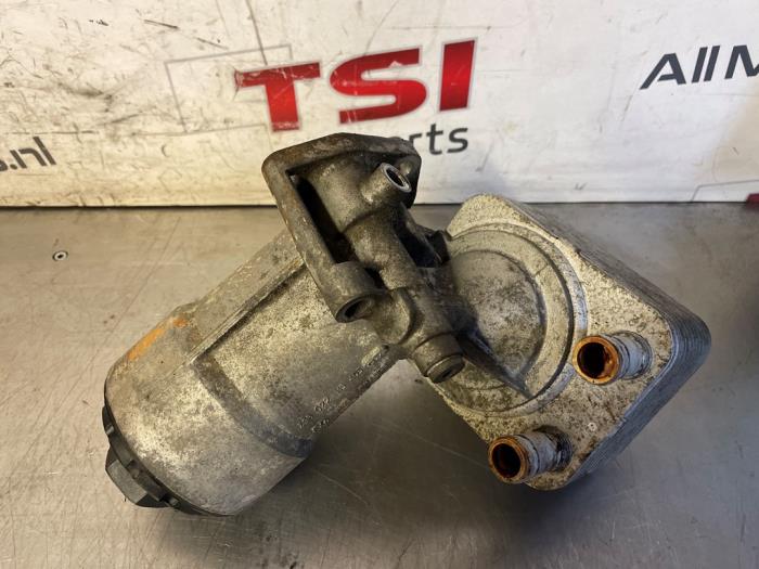 Gebrauchte Ölfiltergehäuse Volkswagen Golf V (1K1) 3.2 R32 V6 24V 4Motion Preis € 99,00 Margenregelung angeboten von TSI-Parts / Allmotorparts B.V.