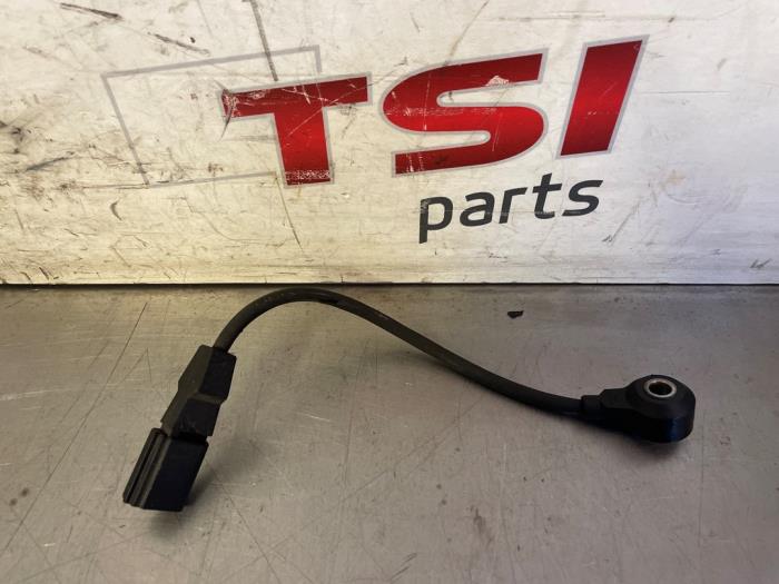Begagnade Knackningssensor Volkswagen Golf V (1K1) 3.2 R32 V6 24V 4Motion Pris € 17,00 Marginaltabell erbjuds av TSI-Parts / Allmotorparts B.V.