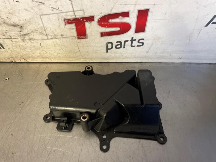 Begagnade PCV-ventil Volkswagen Polo V (6R) 1.2 TSI Pris € 12,00 Marginaltabell erbjuds av TSI-Parts / Allmotorparts B.V.
