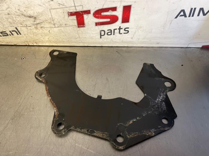 Usados Tabique intermedio Volkswagen Polo V (6R) 1.2 TSI Precio € 8,00 Norma de margen ofrecido por TSI-Parts / Allmotorparts B.V.