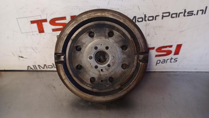 Gebrauchte Doppelte Masse Schwungrad Audi A3 (8P1) 2.0 16V FSI Preis € 50,00 Margenregelung angeboten von TSI-Parts / Allmotorparts B.V.