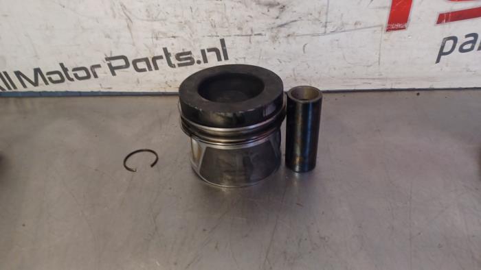 Piston d'un Volkswagen Transporter T5 2.0 BiTDI DRF 4 Motion 2012