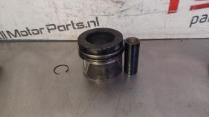 Piston d'un Volkswagen Transporter T5 2.0 BiTDI DRF 4 Motion 2012