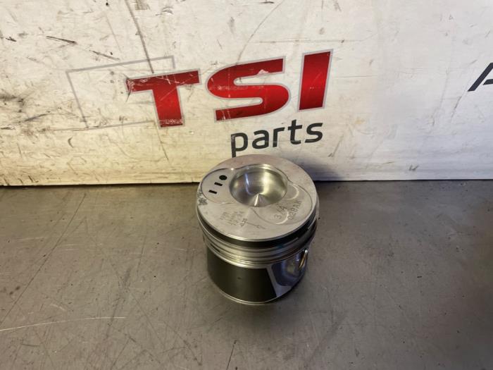 Usados Pistón Volkswagen Golf IV (1J1) 1.9 TDI Precio € 90,00 Norma de margen ofrecido por TSI-Parts / Allmotorparts B.V.