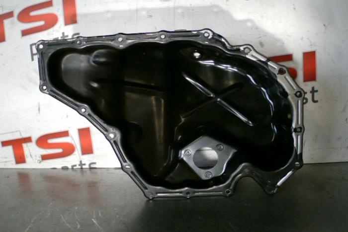 Usagé Couvercle carter Audi A4 Allroad Quattro (B8) 2.0 TFSI 16V Prix € 25,00 Règlement à la marge proposé par TSI-Parts / Allmotorparts B.V.