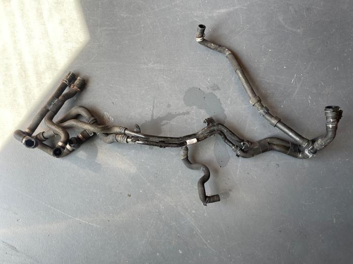 Begagnade Vattenrör Volkswagen Golf VII (AUA) 1.4 GTE 16V Pris € 49,50 Marginaltabell erbjuds av TSI-Parts / Allmotorparts B.V.