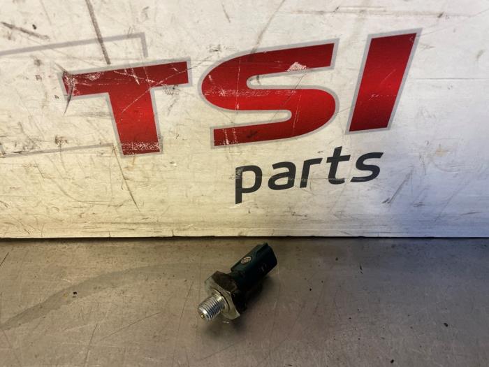 Gebrauchte Öldruck Schalter Volkswagen Golf VII (AUA) 1.4 GTE 16V Preis € 12,00 Margenregelung angeboten von TSI-Parts / Allmotorparts B.V.